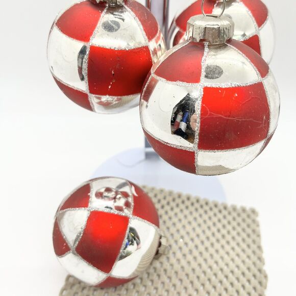 4 Vintage Mercury Ornaments Glass Christmas Silver & Red With Glitter Tree READ - Picture 3 of 4